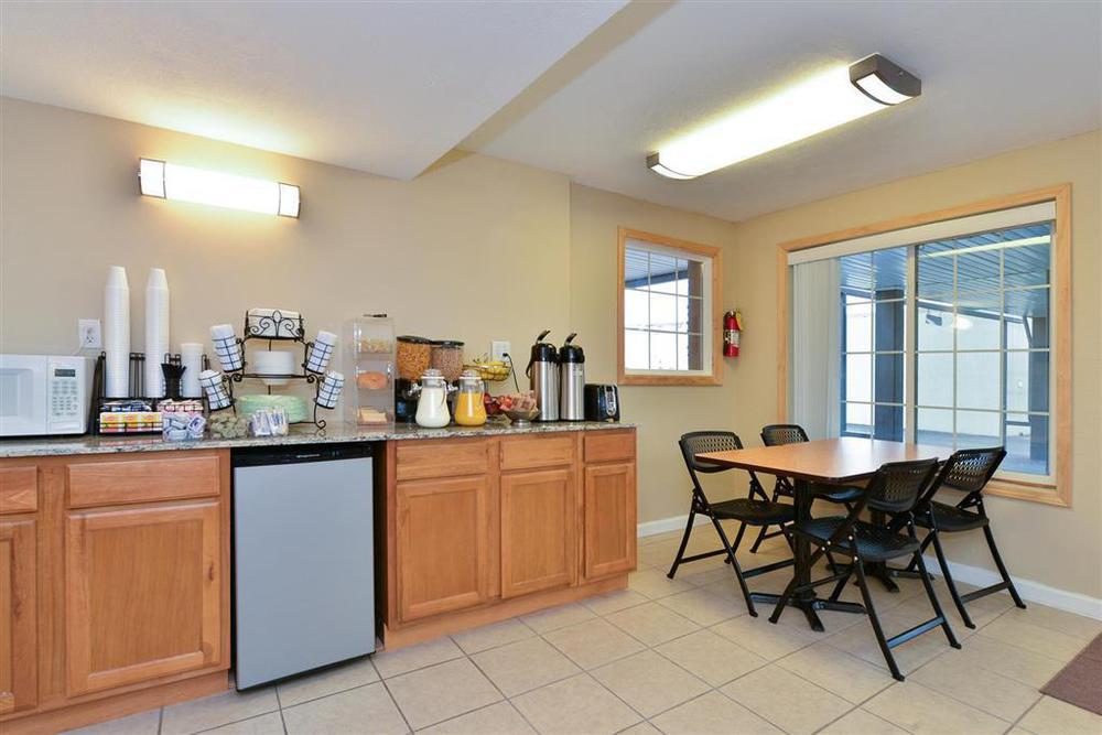 Americas Best Value Inn - Lebanon Restaurant photo
